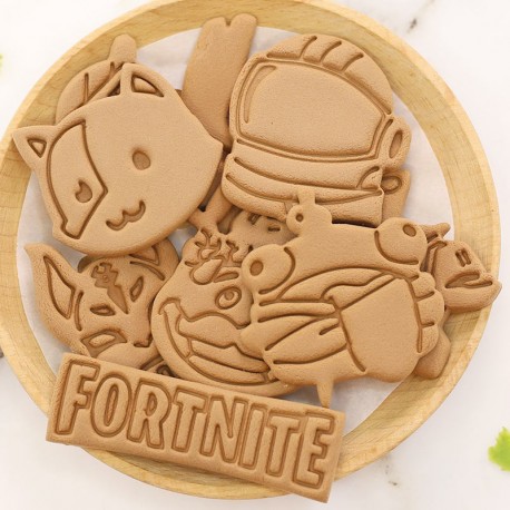 Fortnite 9-piece biscuit mold